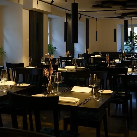 Adler Boutique Und Restaurant *